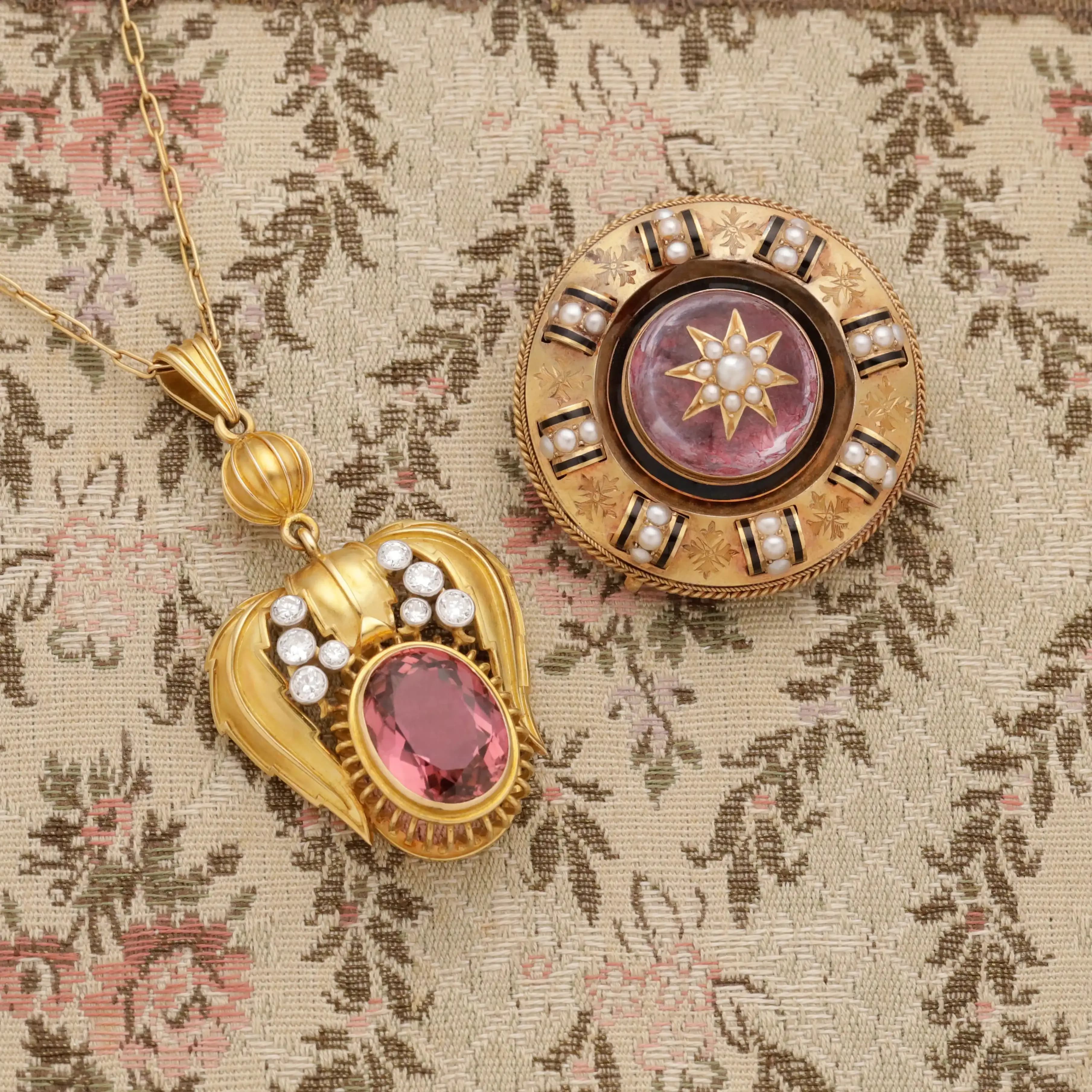 Über den Unterscheid zwischen Antik- und Vintage-Schmuck