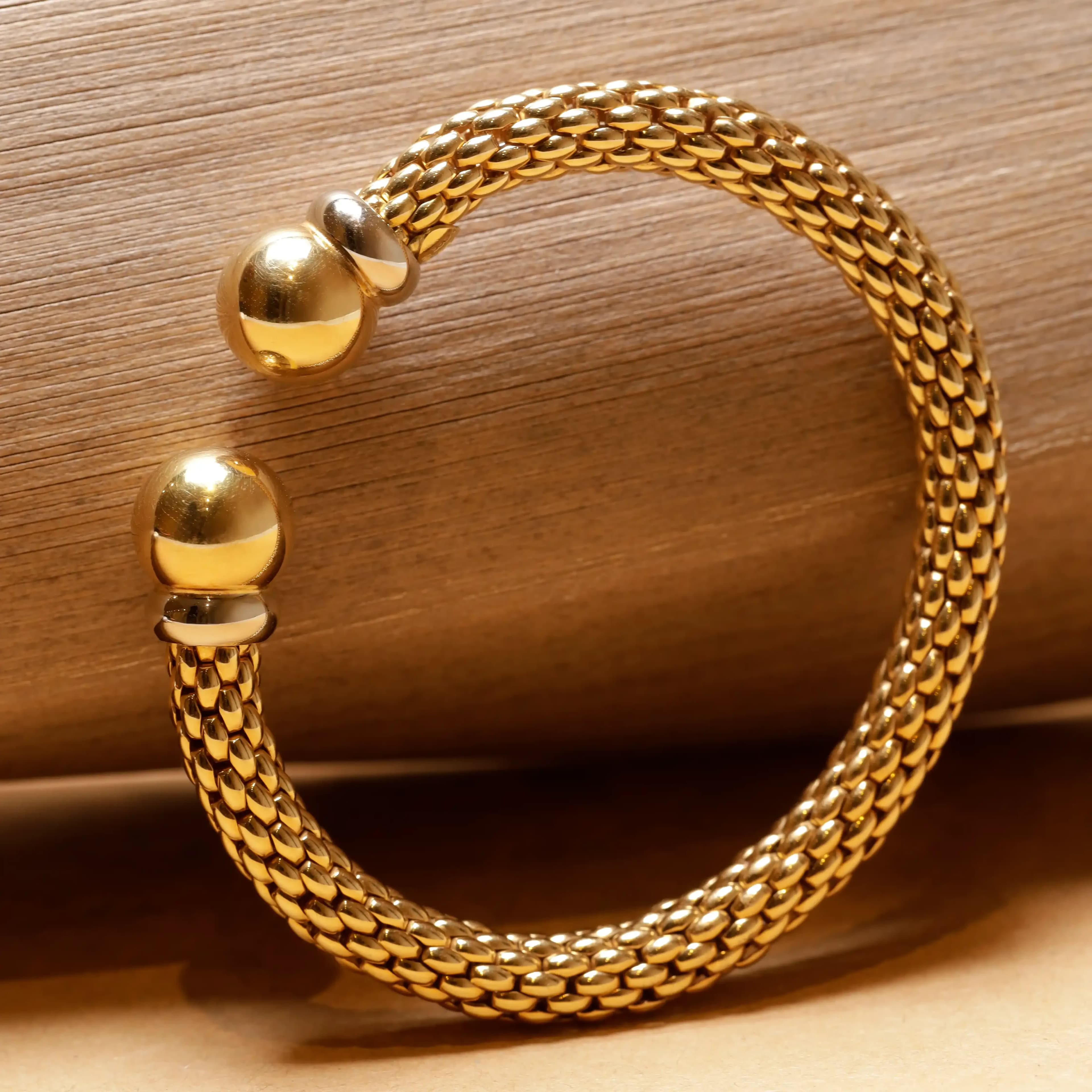 leeb macht Antikschmuck salonfähig